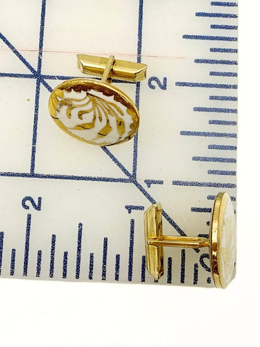 Victoria Flemming Signed Round White Cattail Motif Ceramic Gold Plated Cufflinks